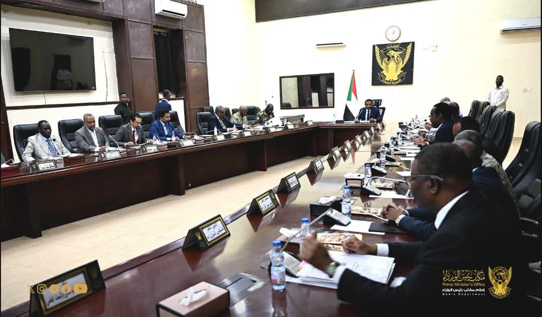 مجلس الوزراء يستعرض تقريري الوضع الاقتصادي الراهن والإمداد الكهربائي بالبلاد
