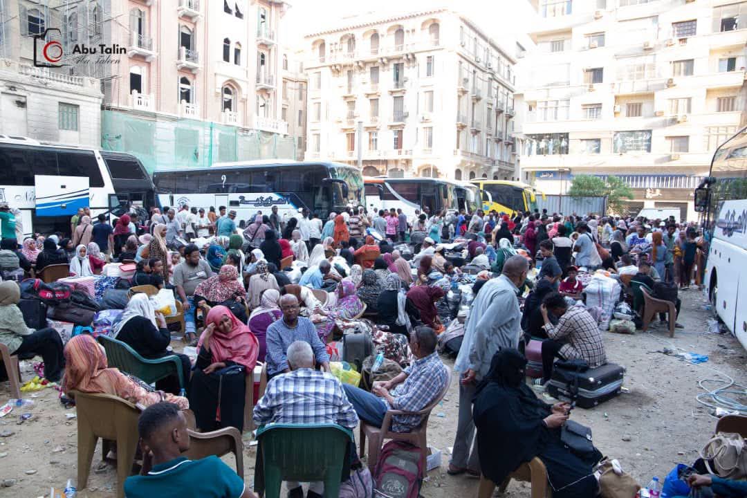 انطلاق 30 بص من مصر إلى السودان تحمل 870 شخصا