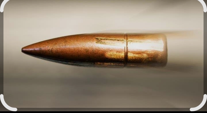 مأساة في أم عشر.. طلقة طائشة تنهي حياة طفل في الحادية عشر من عمره
