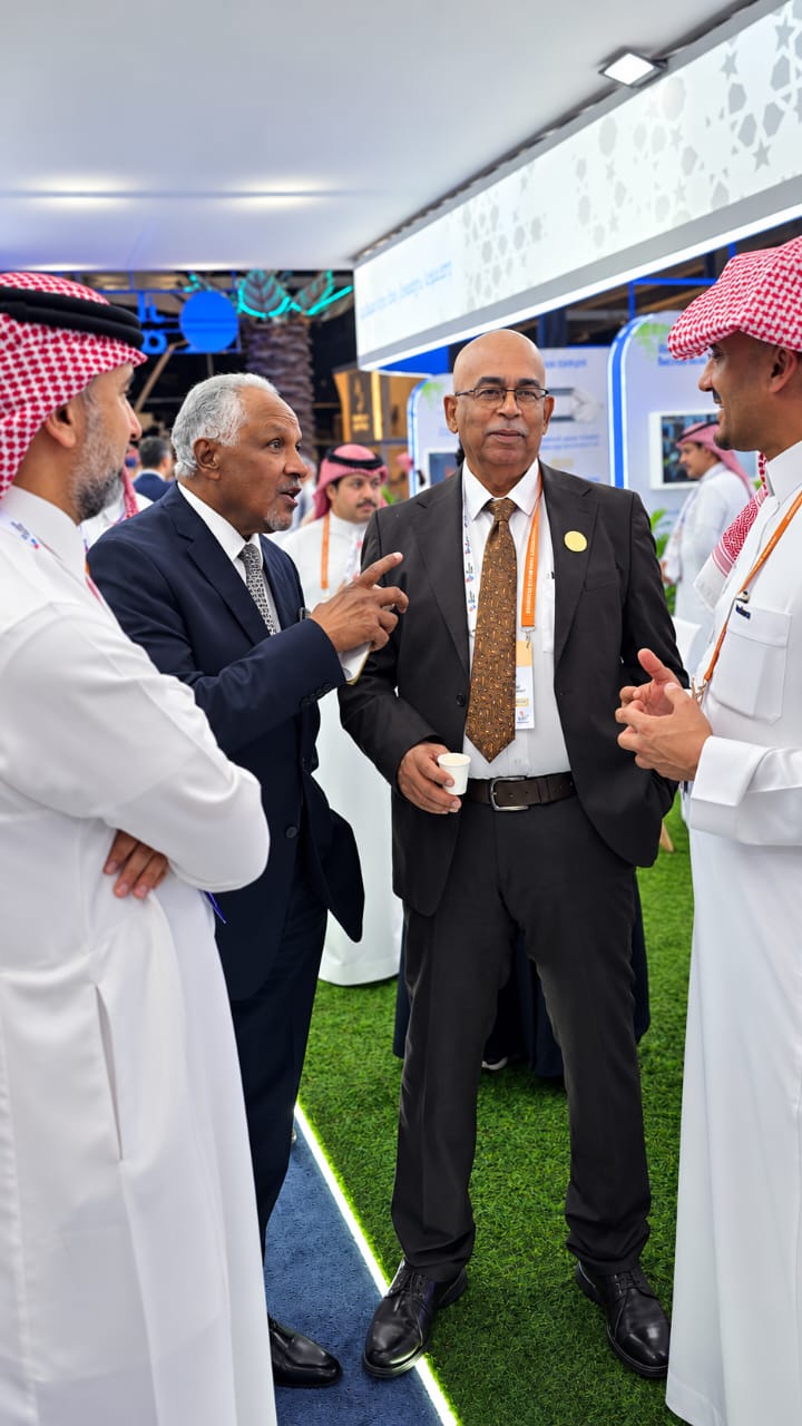 وزير الطاقة والنفط يبحث مع السعوديه تعزيز التعاون الاستراتيجي في قطاعات النفط والكهرباء