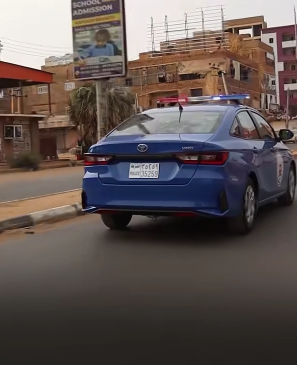 شرطة النجدة بالخرطوم.. تنقل طفلا مصابا إلي المستشفي في استجابة إنسانية عاجلة